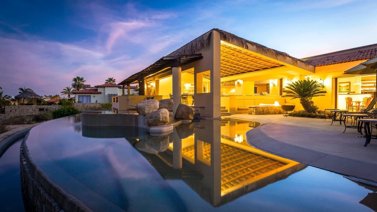 Los Cabos Villa | Spectacular 8 BR Ocean View Casa Tita features A/C, WiFi, Wet Bar, Pool + More!