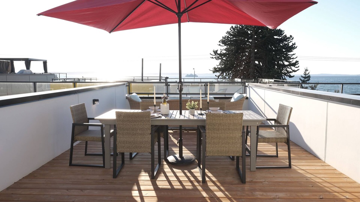 North Admiral House | Spectacular Alki Beach Home - Perfect for World Cup 2026!