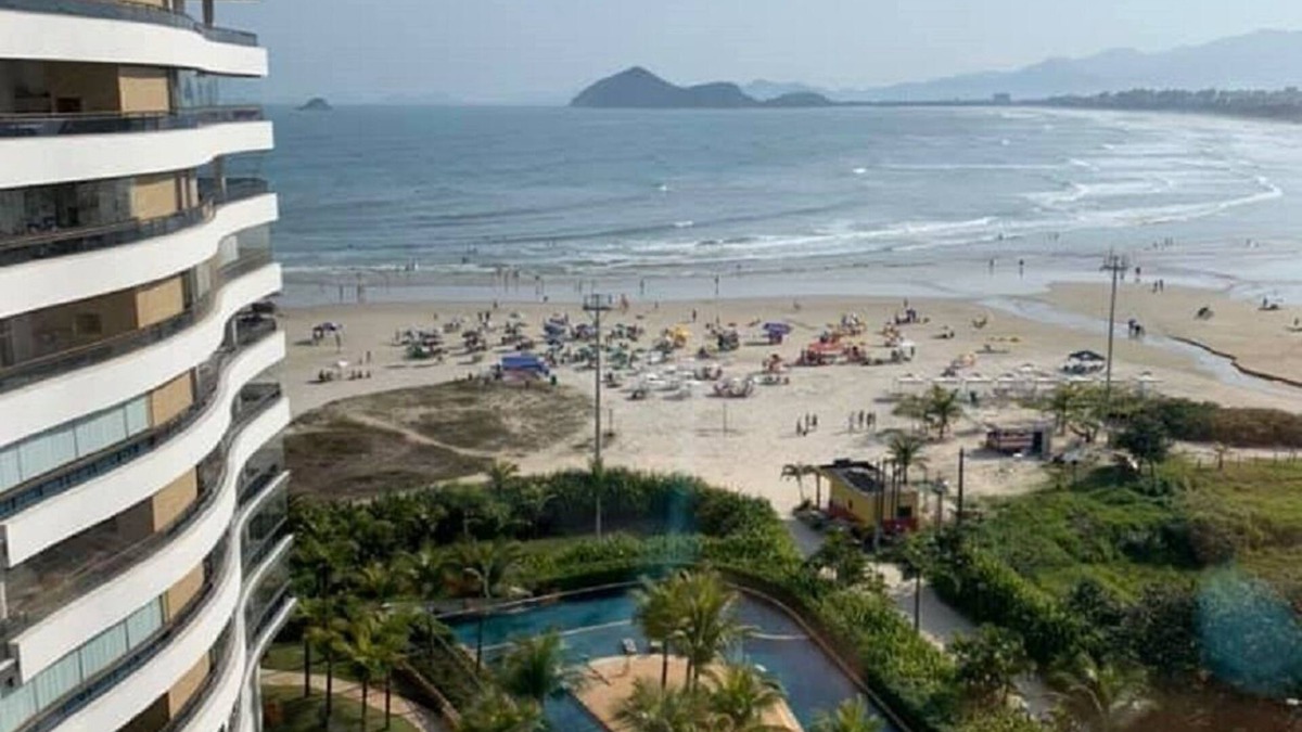 Sao Lourenco Apartment | Spectacular apartment right on the sand