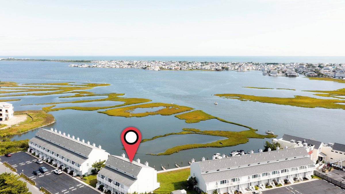 Fenwick Landing House | Spectacular Bay Views Near Fenwick Island - 3BR Coastal Retreat! Community Pool, WIFI, Beach Town, Shopping and Restaurants!