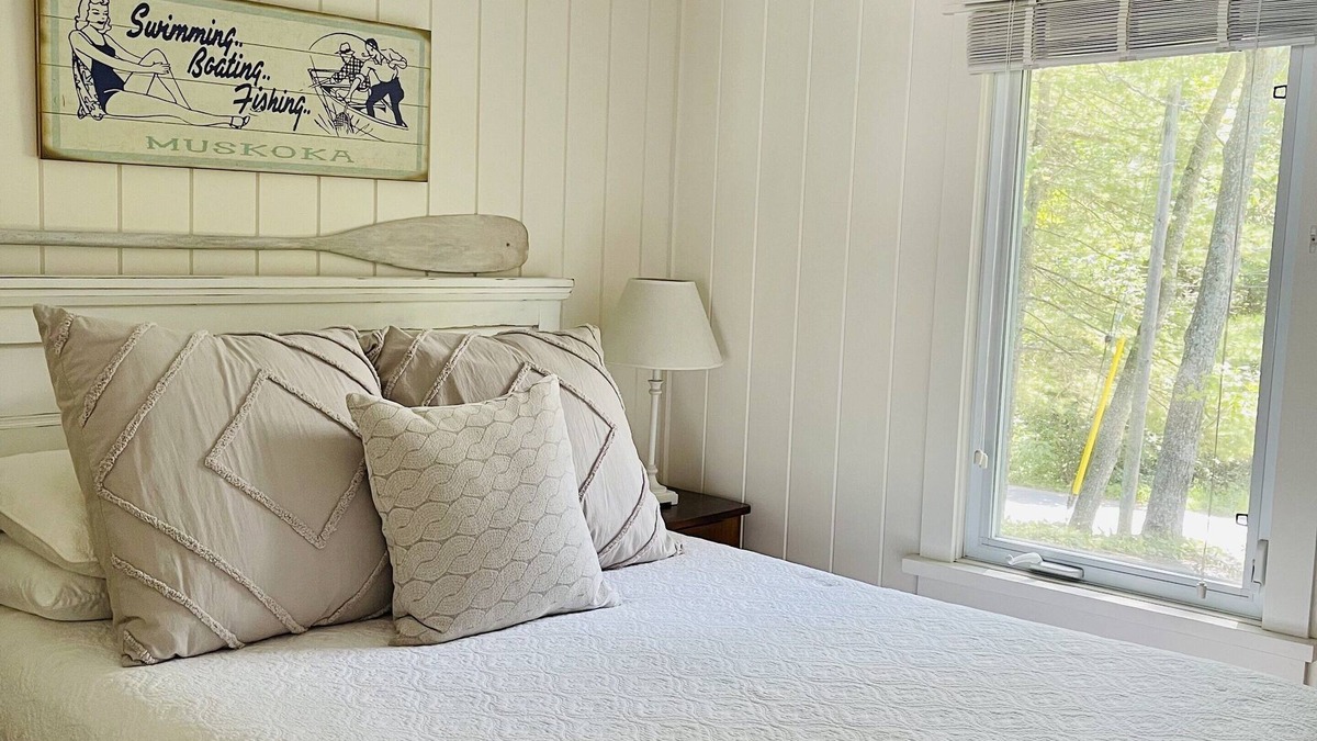 Muskoka Lakes Cottage | Spectacular, Bright, Clean, Modern Family Cottage On Lake Muskoka