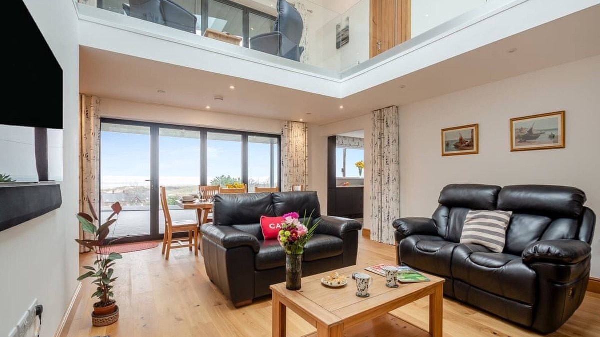 Aberdovey House | Spectacular Coastal House with Views Across Aberdovey Estuary