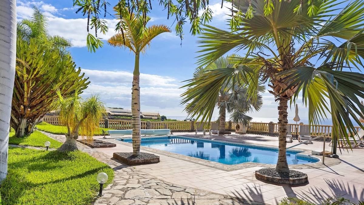 Los Gigantes Villa | spectacular villa with stunning views