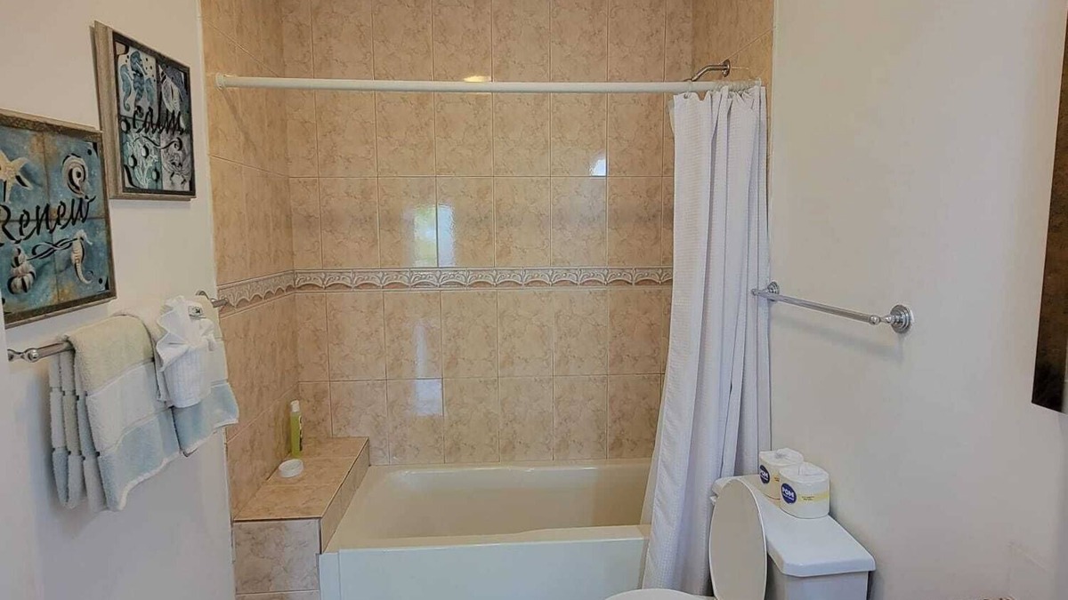 The Bight Apartment | Spectacular Grace Bay View studio - Short Walk to Beach, Restaurant and Bars