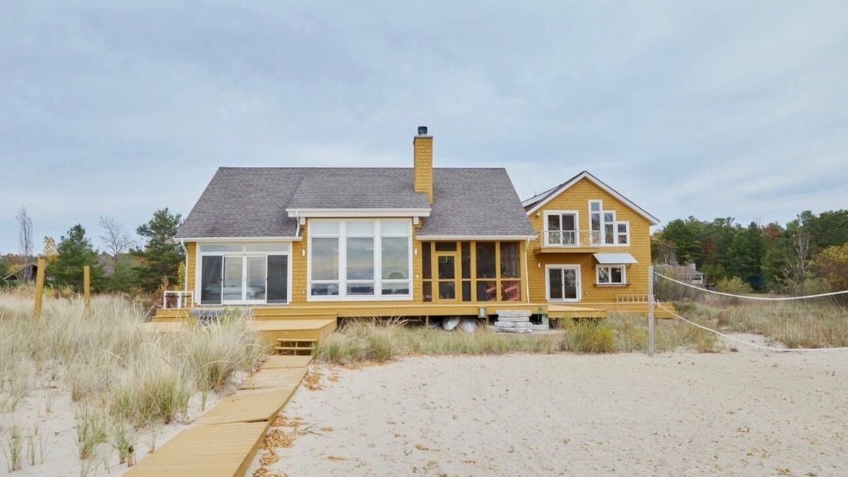 Williamsburg House | Spectacular Grand Traverse Bay Frontage, 5 bedrooms, 3 baths