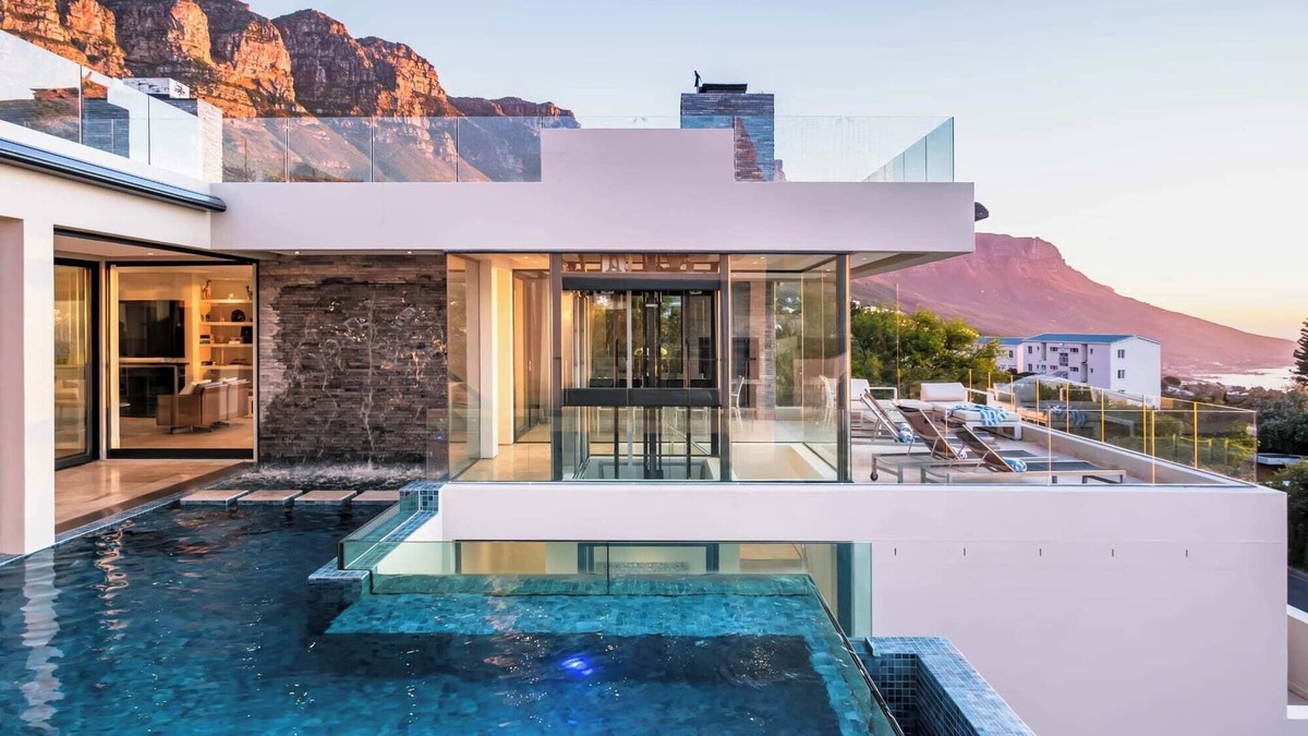 Camps Bay Villa | Spectacular Holiday Villa w Private Pool and Gym Prima Views