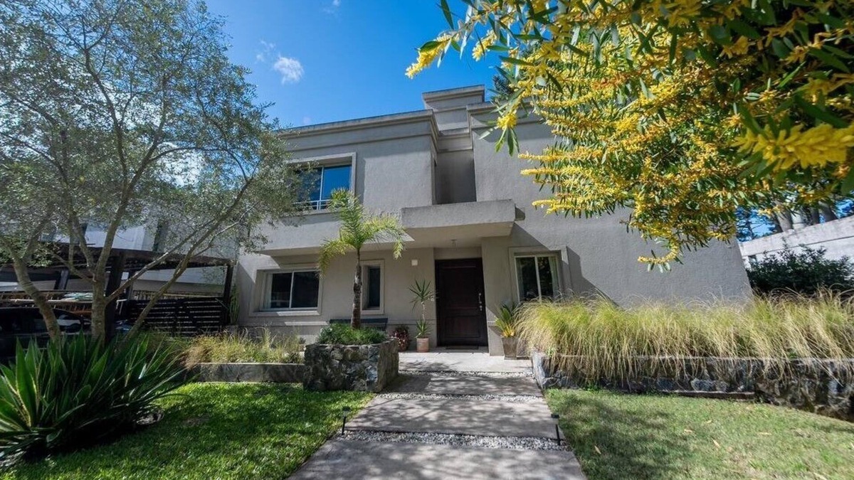 El Placer House | Spectacular house in a closed neighborhood in Rincon del Indio near the sea