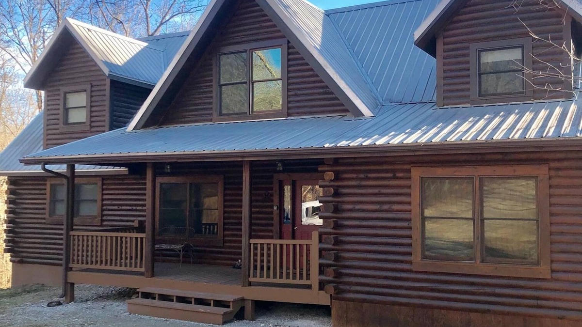 Shell Knob Cabin | Spectacular Log Home.12 Acres on Private Cove, Lakefront