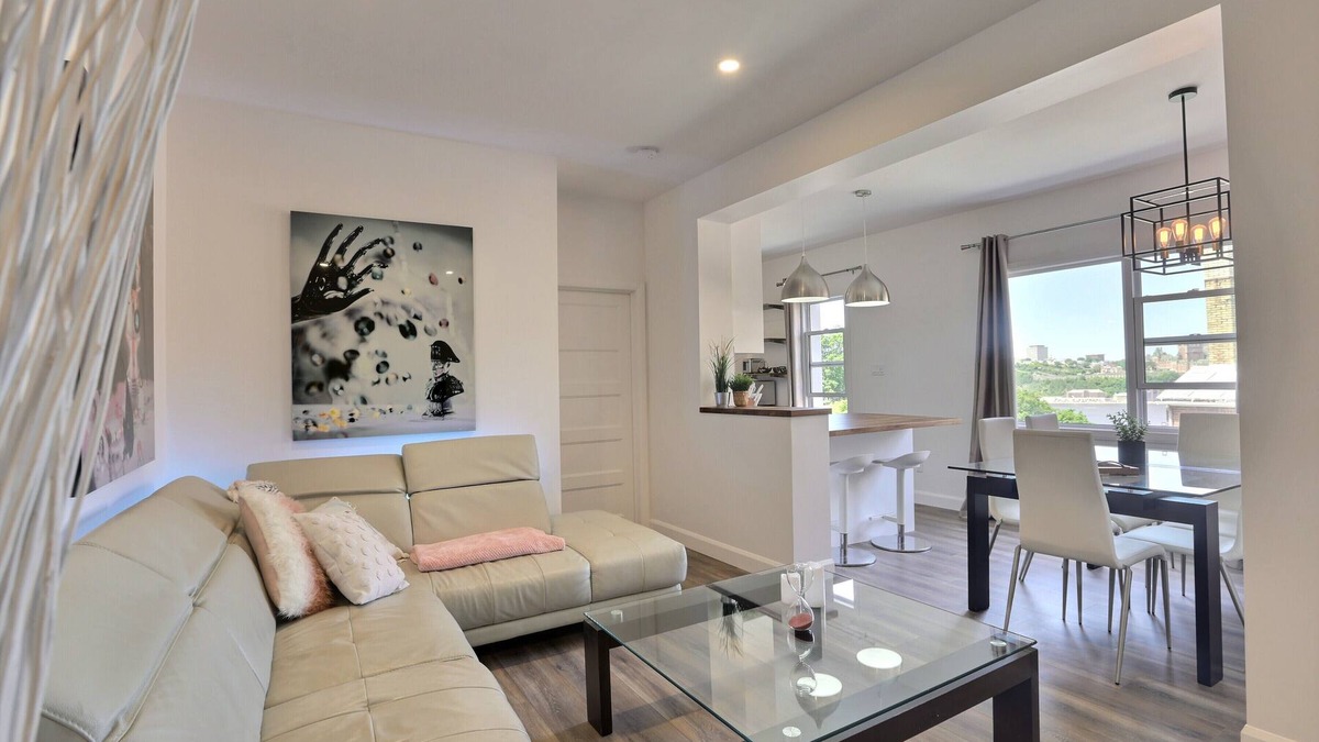 Desjardins Apartment | Spectacular, Lunch with the Chateau Frontenac! Air-conditioned Free parking!