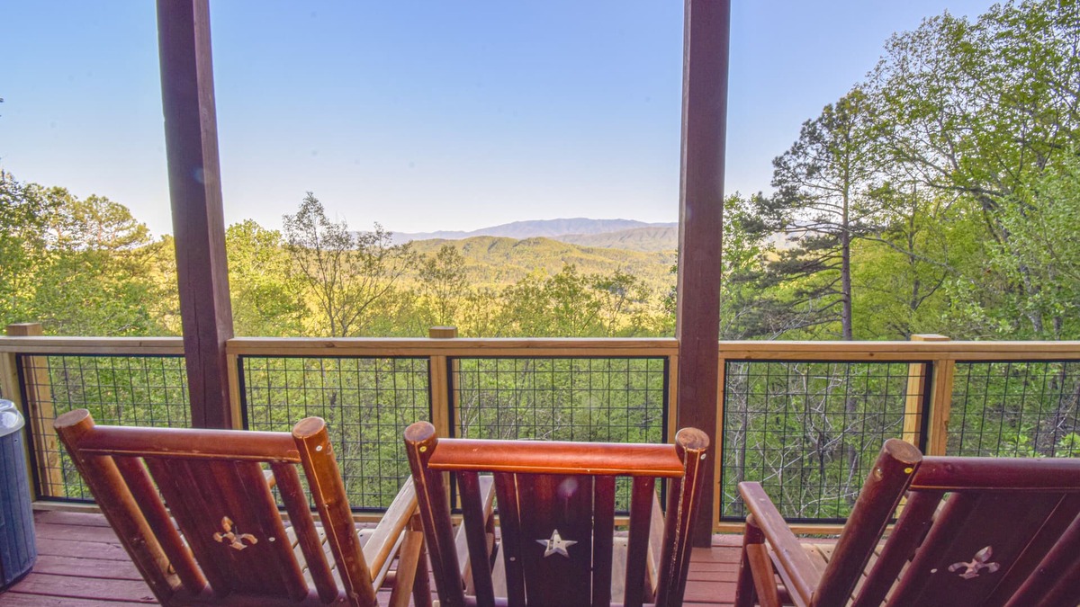 Sevierville Cabin | Spectacular Mountain View is Yours to Enjoy