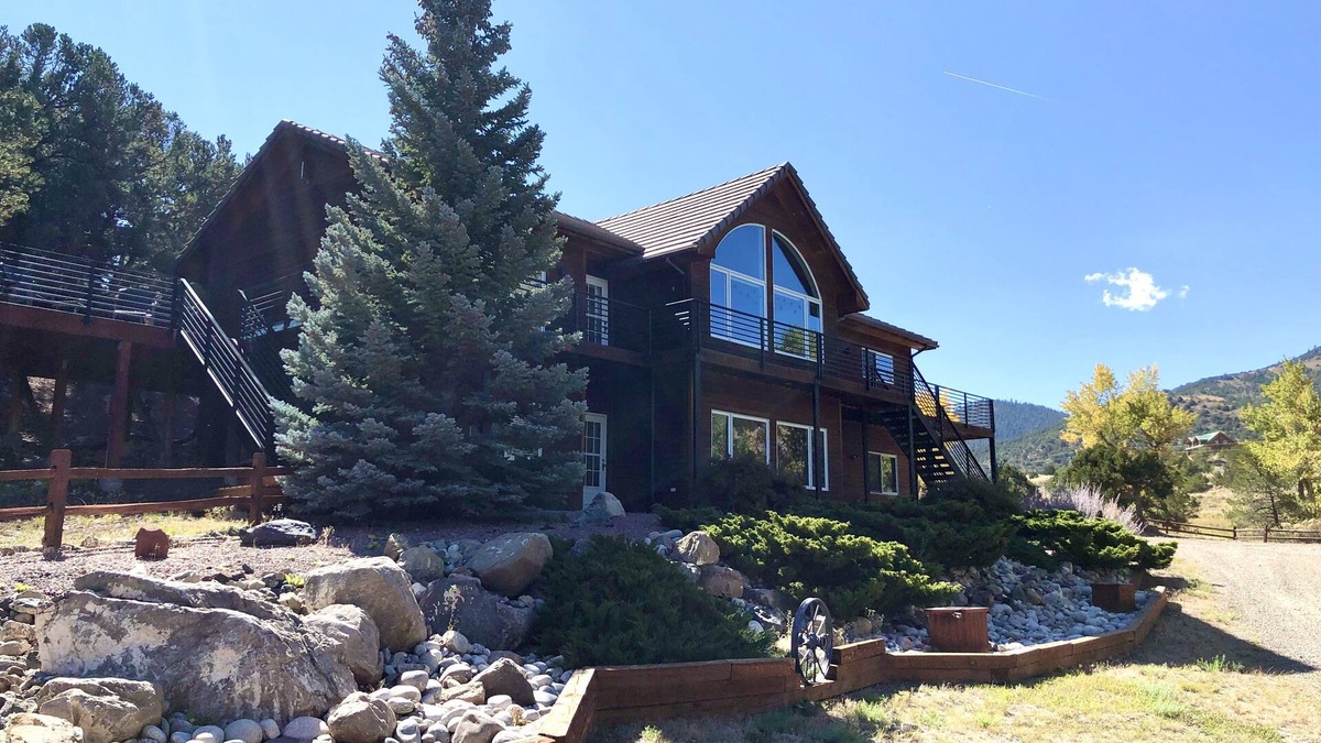 Salida House | Spectacular mountain views on Little Cotchetopa Creek
