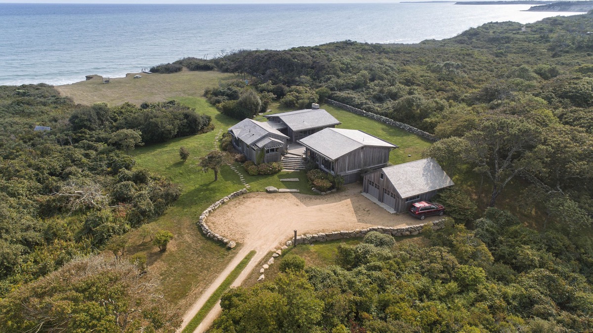 Chilmark House | Spectacular Oceanfront, 4 BR/4 bath, Hottub, Private Beach, Tennis, AC, WiFi