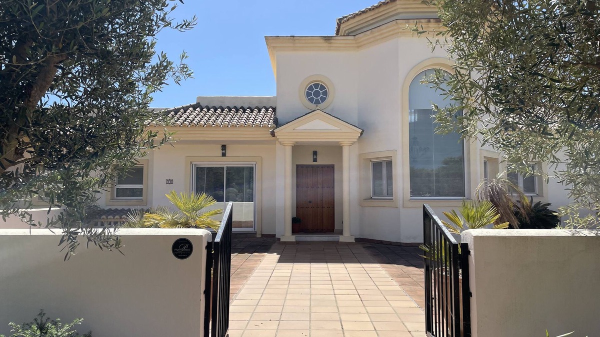 San Roque House | Spectacular Penthouse apartment in magnificent San Roque Club