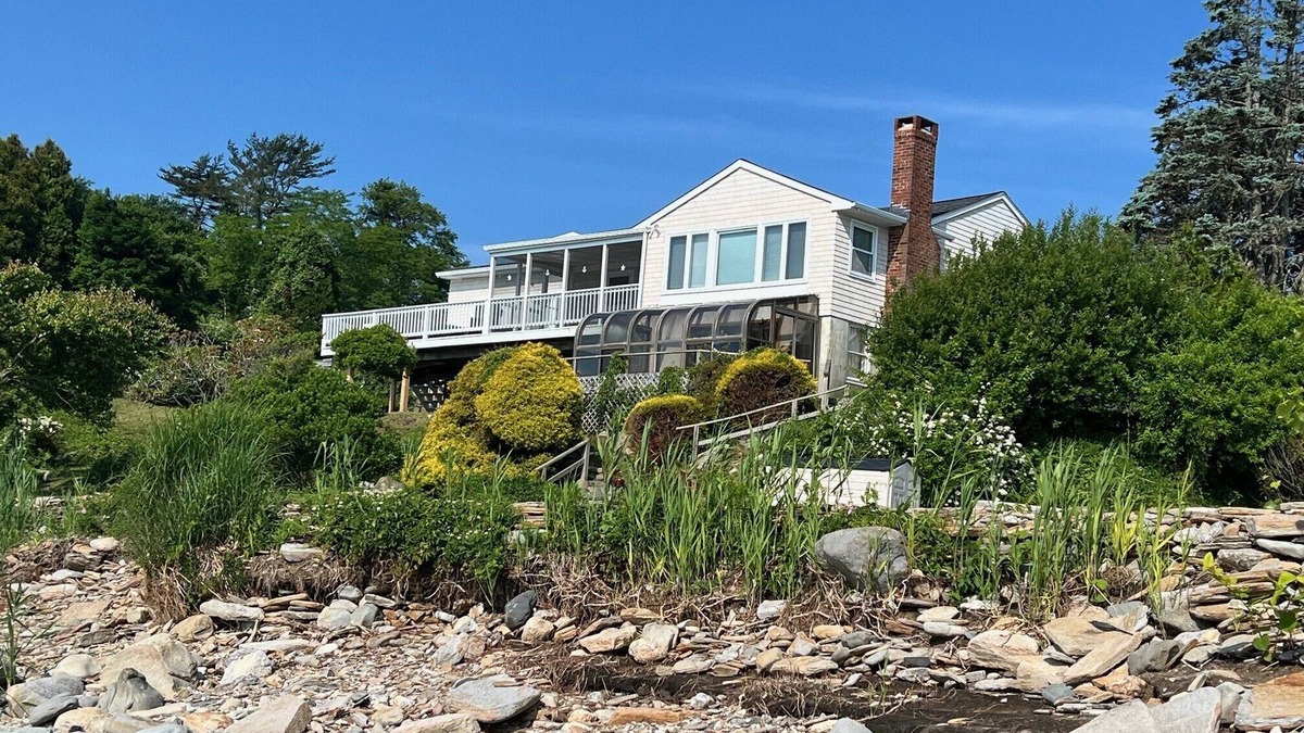 Bonnet Shores House | Spectacular Private Beach Home, why walk when you can live right on the beach.