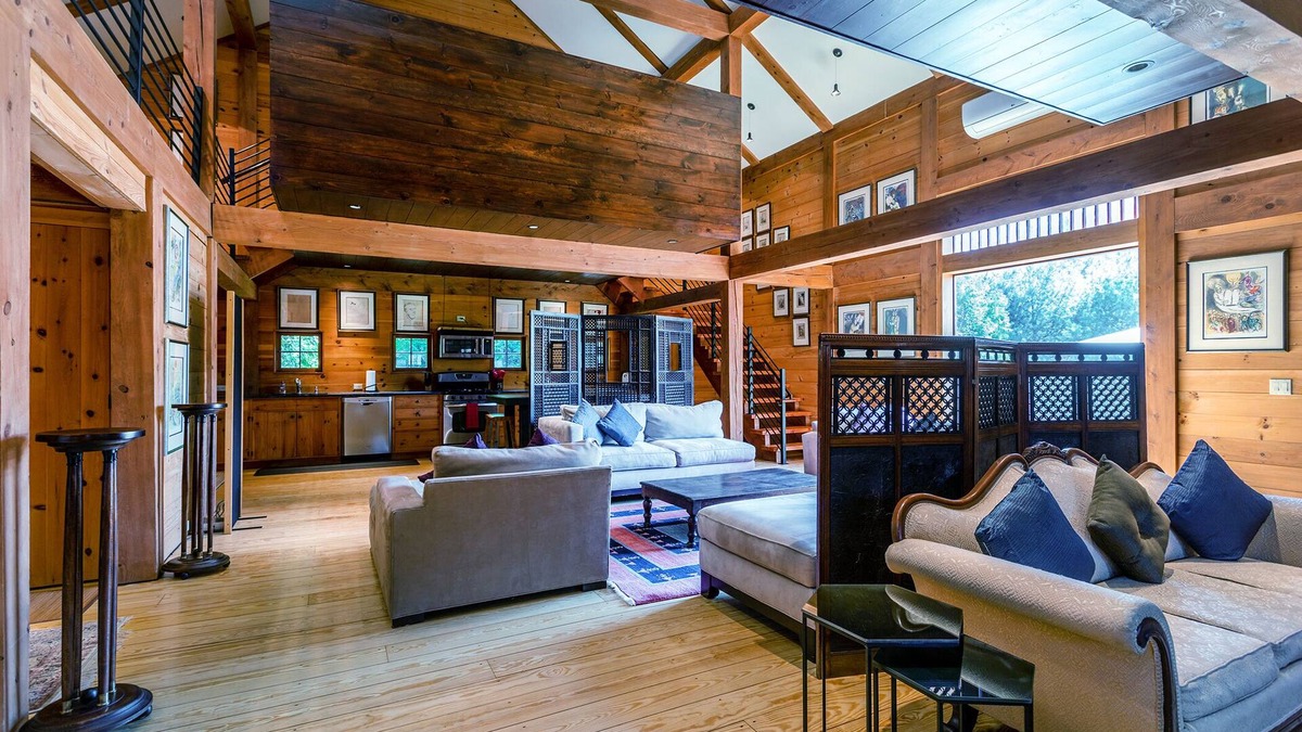 Litchfield House | Spectacular Silo House on Litchfield Hills Estate