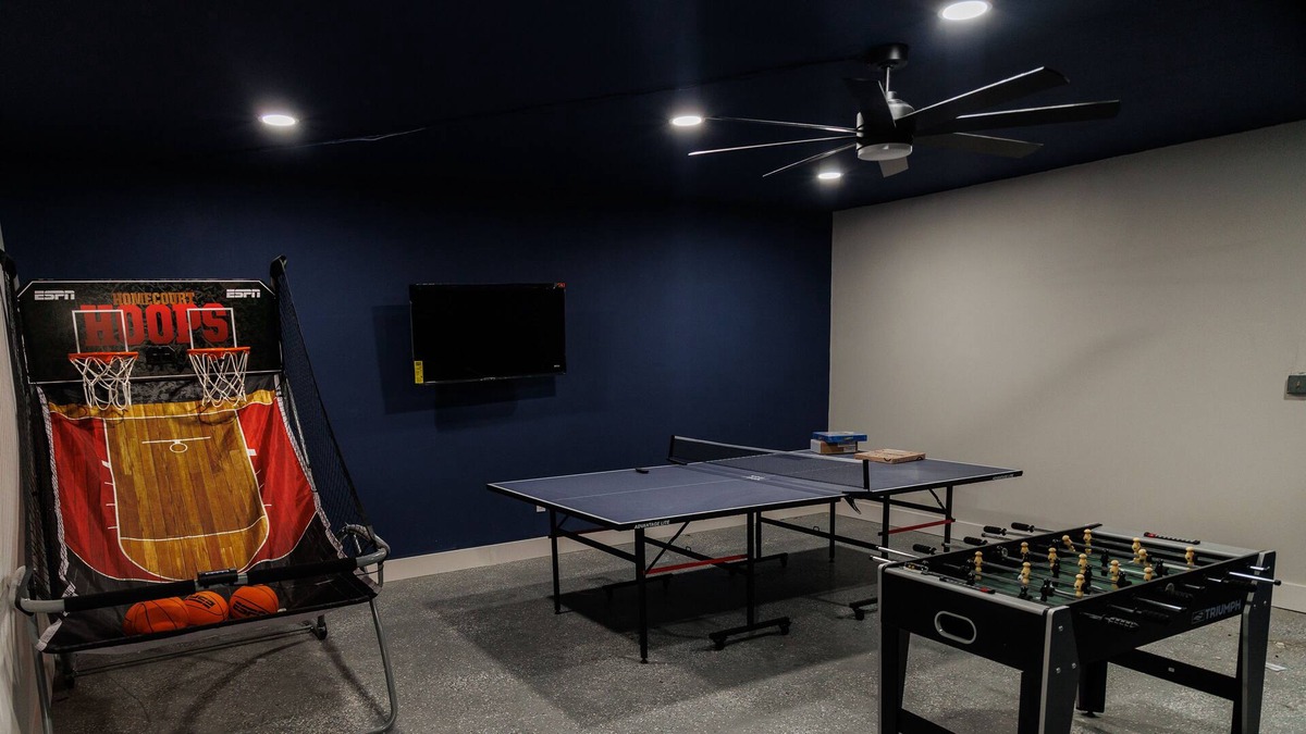 Lauderhill House | Spectacular spacious home! Pool+Game room