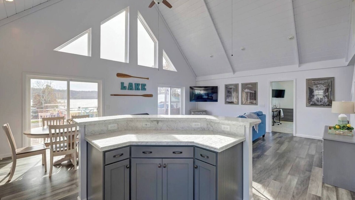 Unionville Cabin | Spectacular & Spacious Lakehouse; Kid Approved!