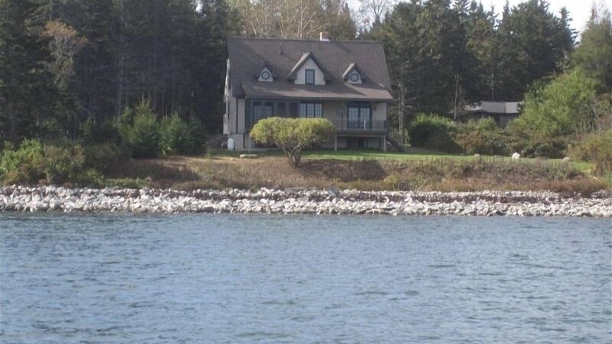 Seawall House | Spectacular Sweeping Views of Acadia from a Fully Equipped 3-Bedroom House