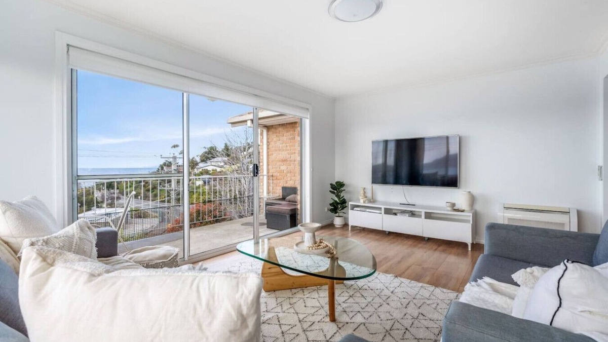 Sandy Bay Apartment | Spectacular View Modern Comfort