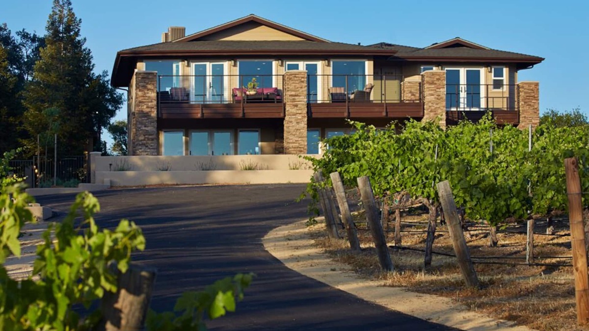 Atascadero House | Spectacular Views: Main house sleeps 10, additional lodging for 8 more with fees