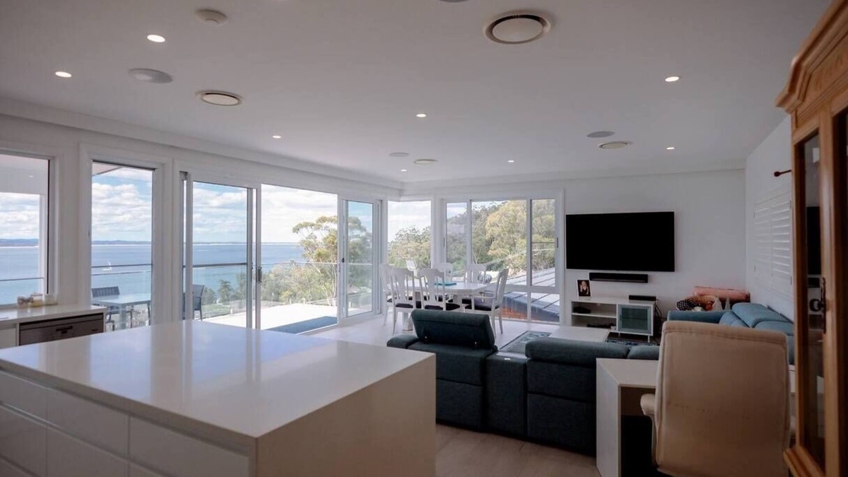 Corlette House | Spectacular water views & entertaining spaces
