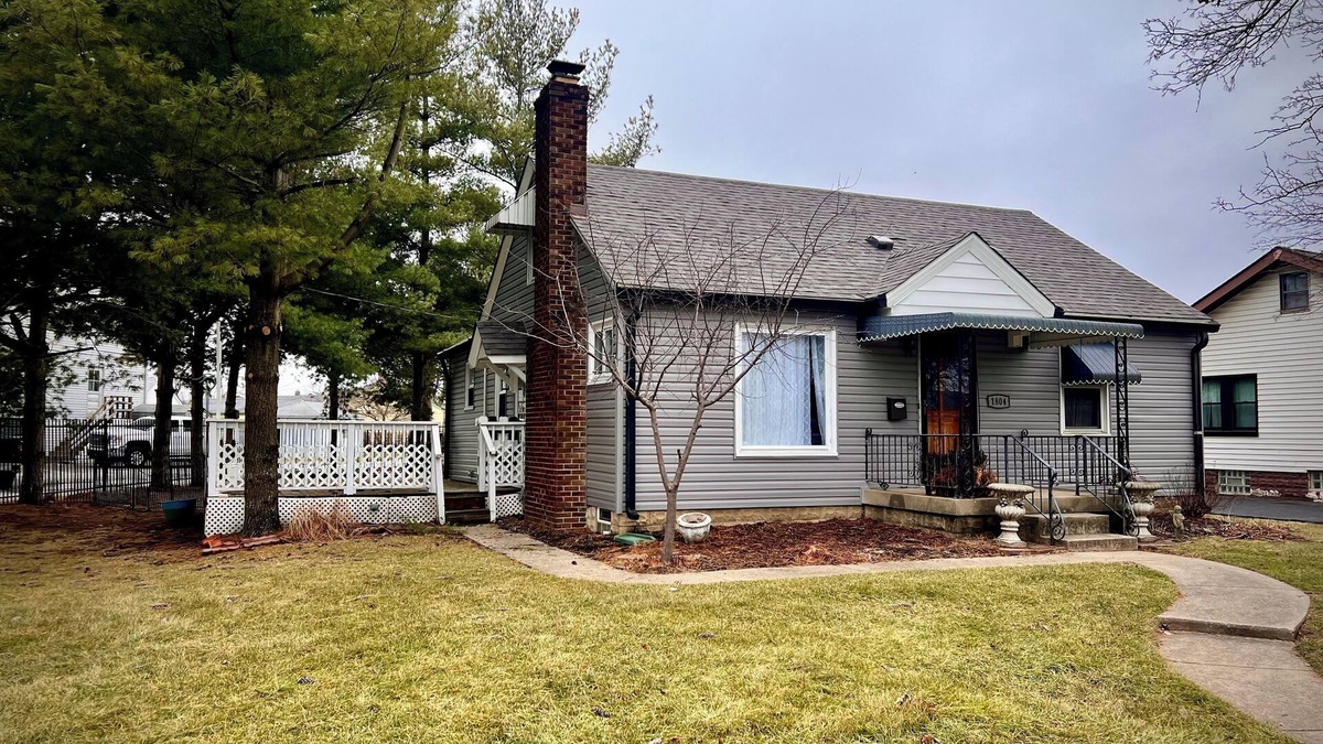Speedway House | Speedway-N-Pines, Home Away from Home