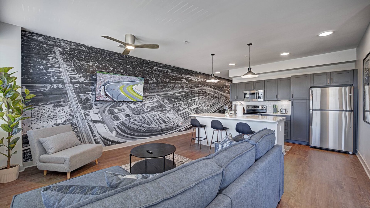 Speedway Condo | Speedways Ultimate Pit Stop!