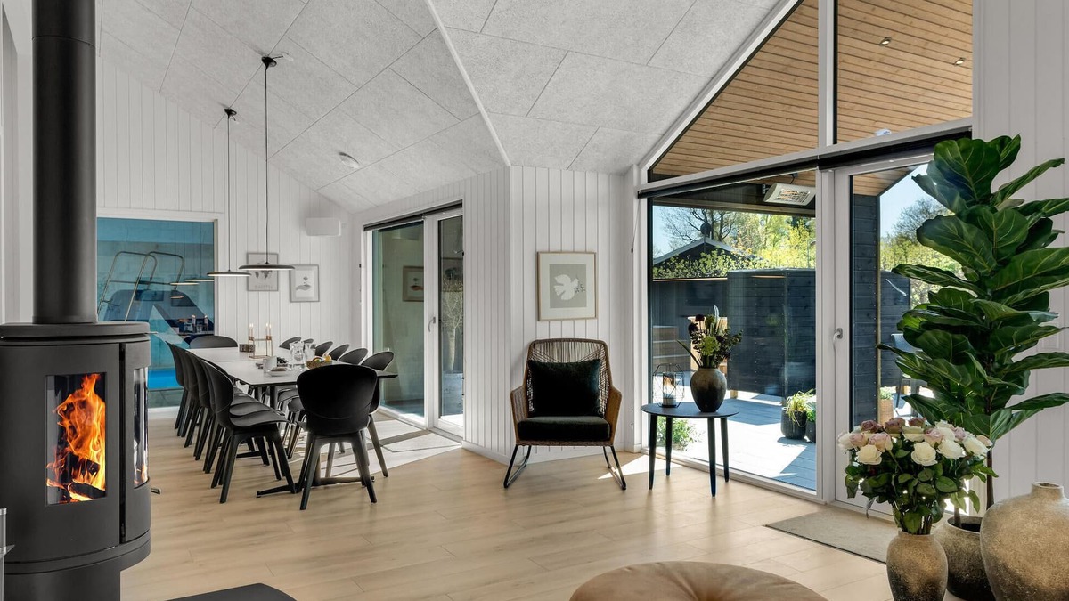 Dronningmolle House | Spend a fantastic vacation in this spacious and modern vacation home in Dronningmølle.