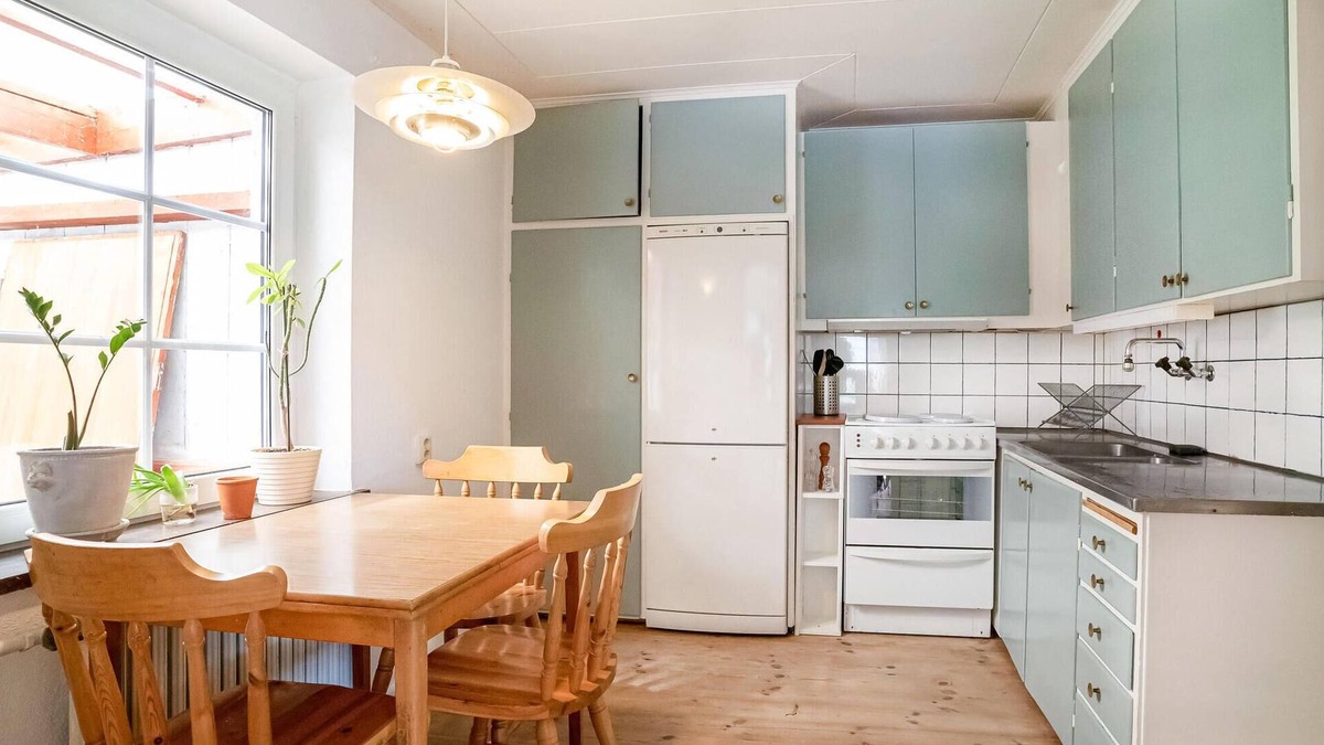Klagstorp House | Spend beautiful vacations in this inviting cottage near the coast