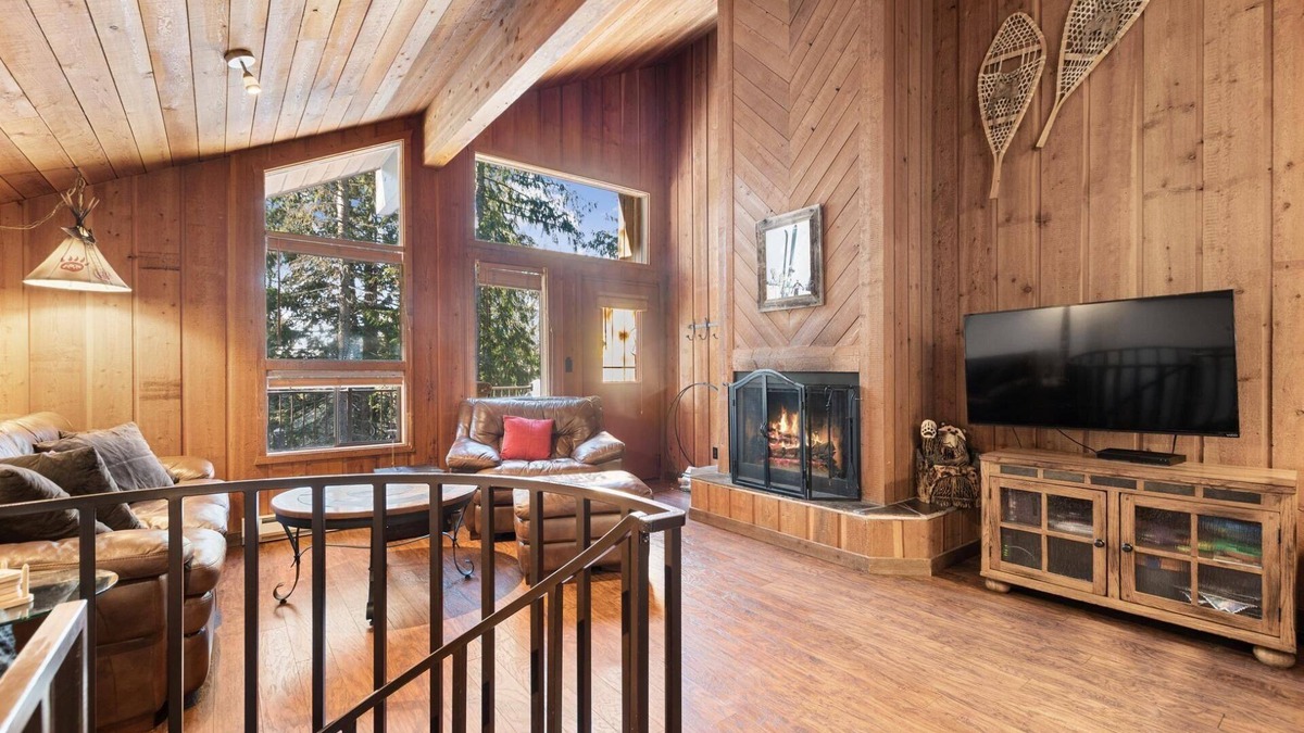 Whitefish Condo | Spend Holidays in Whitefish! Charming Ptarmigan Unit! Access to indoor/outdoor pool, and more!