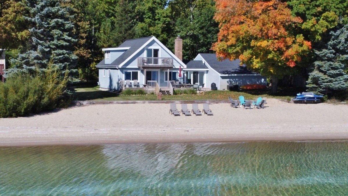 Suttons Bay House | Spend Summer on Beautiful West Bay!