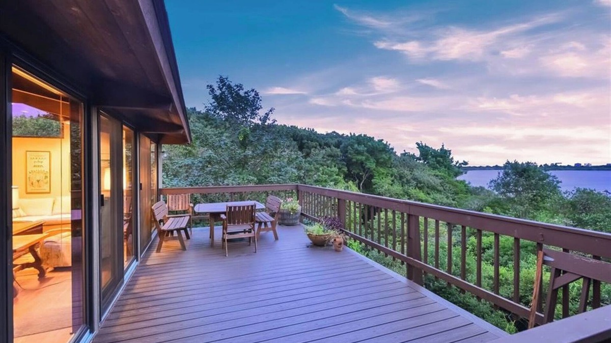 South Kingstown House | Spend your vacation at this relaxing waterfront retreat on Green Hill Pond.