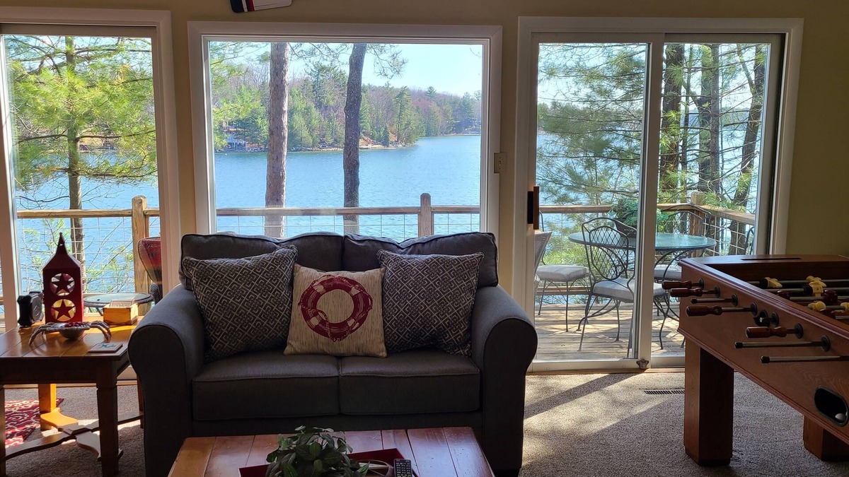 Mayfield House | Spider Lake Cottage near Traverse City