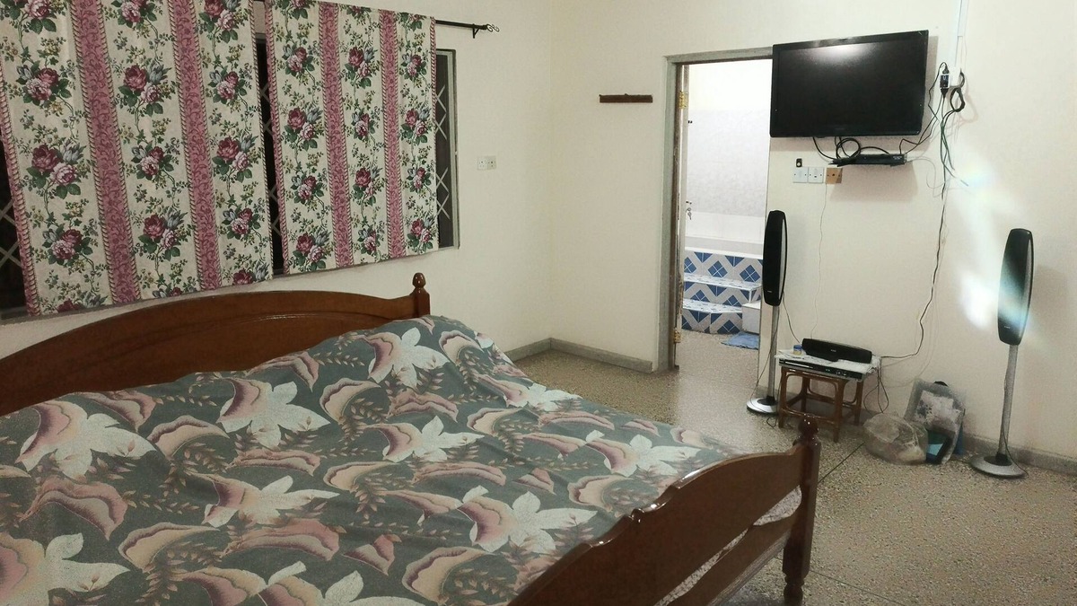 Accra House | Spikey's Haven
