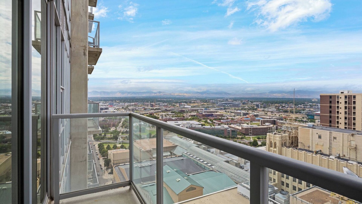 LoDo Condo | SPIRE 2906: 29th Floor Suite!