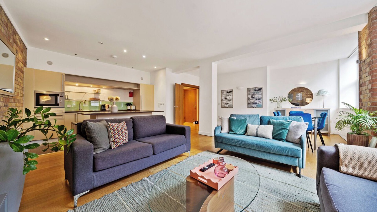 Bishopsgate Apartment | Spitalfields Sanctuary - 100sqm, 2 Bed 2 Bath By Liverpool Street Station