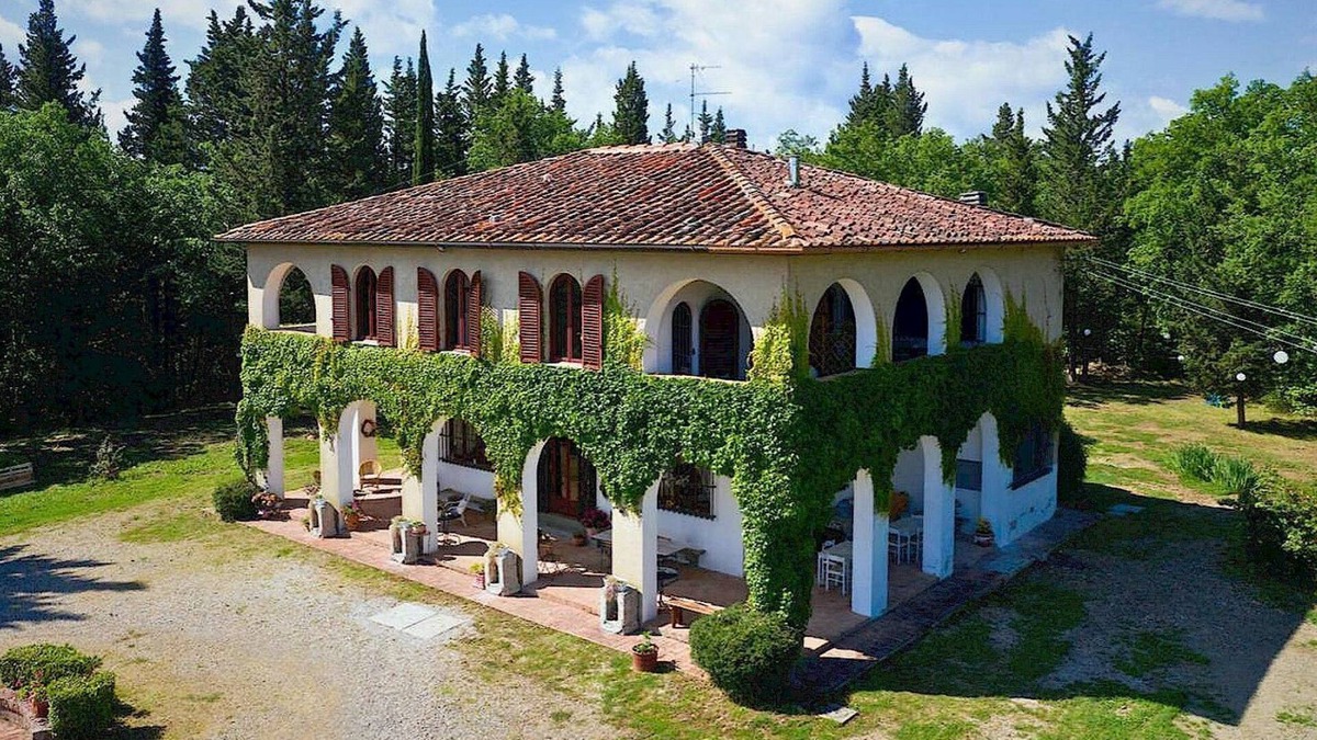 Montespertoli Villa | Splendid Chianti Tuscany Villa with Panoramic Pool ,Cypress Trees-Lined Drive