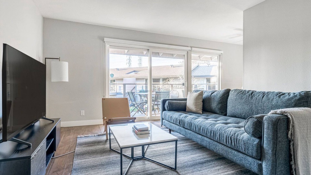 Foster City Apartment | Splendid Foster City 2BR w/Pool, W/D, Gym, near highways, by Blueground