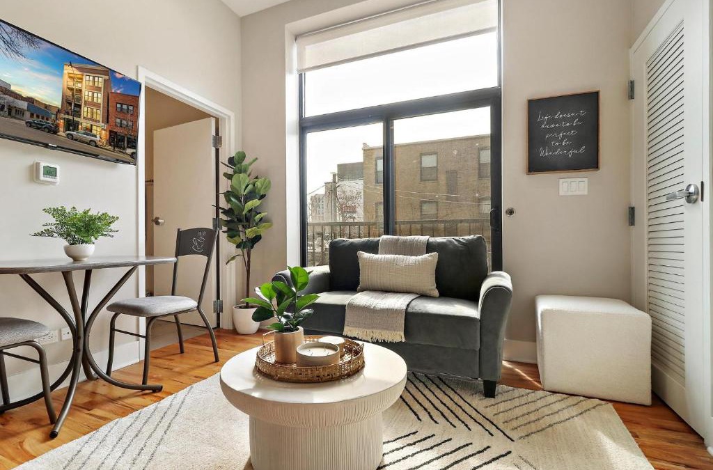 Lake View East Apartment | Splendid & Fully Furnished 1BR Apartment - Broadway 204 rep