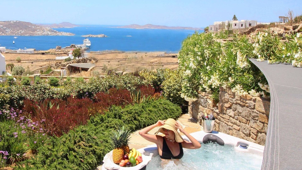Tourlos Villa | Splendid Mykonos Villa | Villa Ravenclaw | 4 Bedrooms | Breathtaking Sea Views.