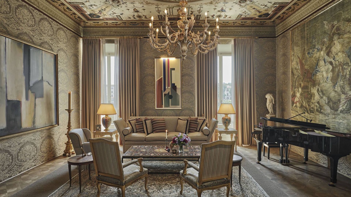 Florence Apartment | Splendid Palace on the River Arno in the Center of Florence