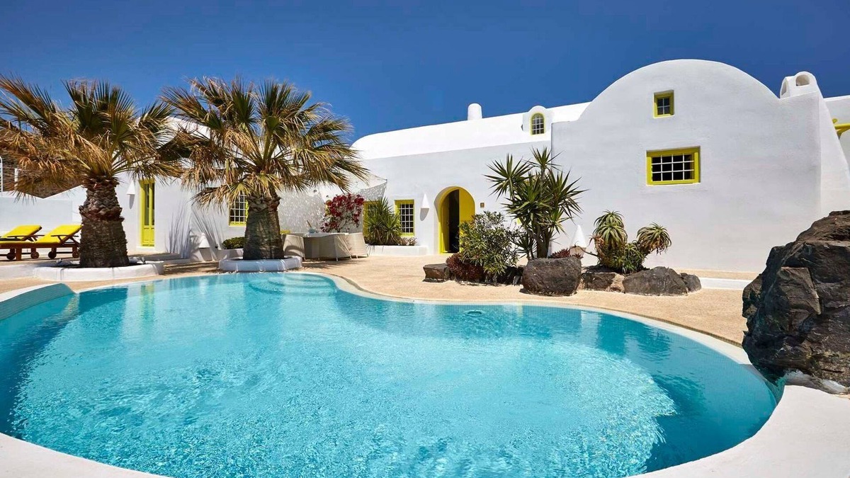 Imerovigli Villa | Splendid Santorini Villa | 3 Bedrooms | Villa Cascada | Amazing Volcano and.