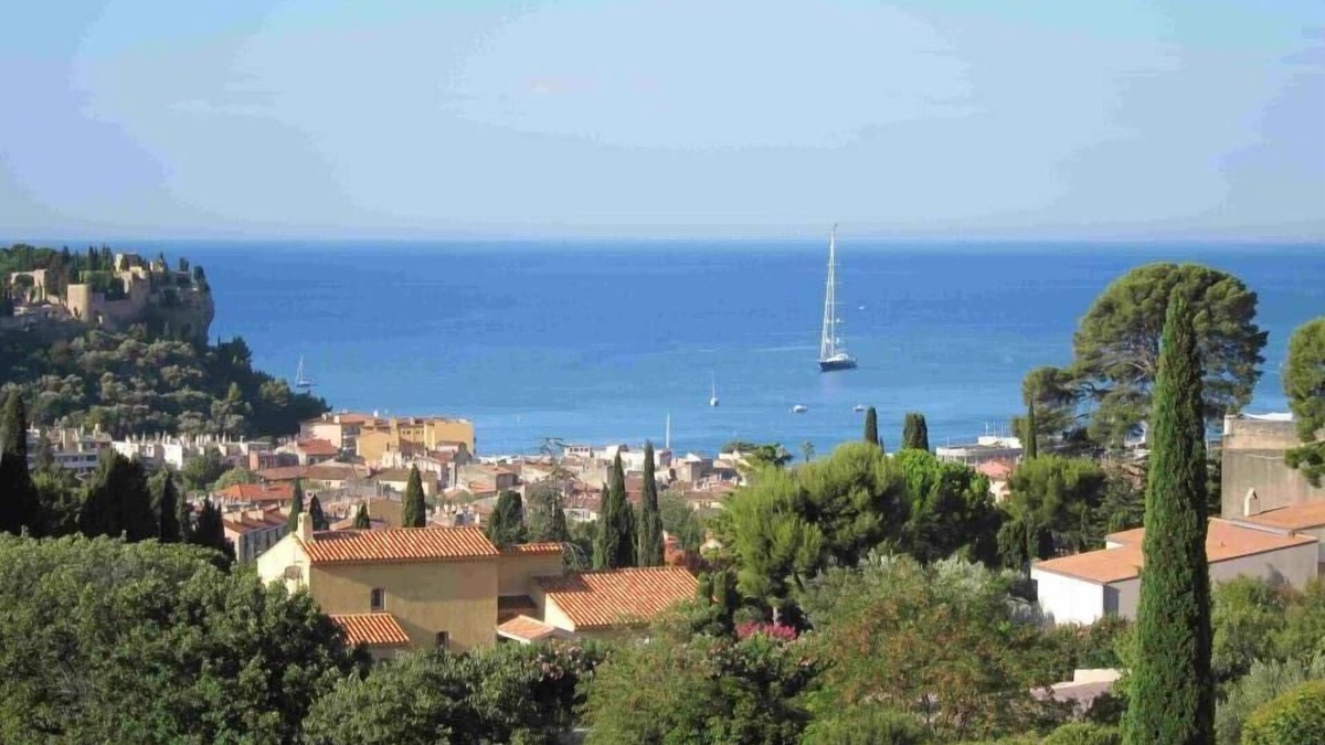 Cassis Apartment | Splendid studio in Cassis within a charming property located 600m away from port