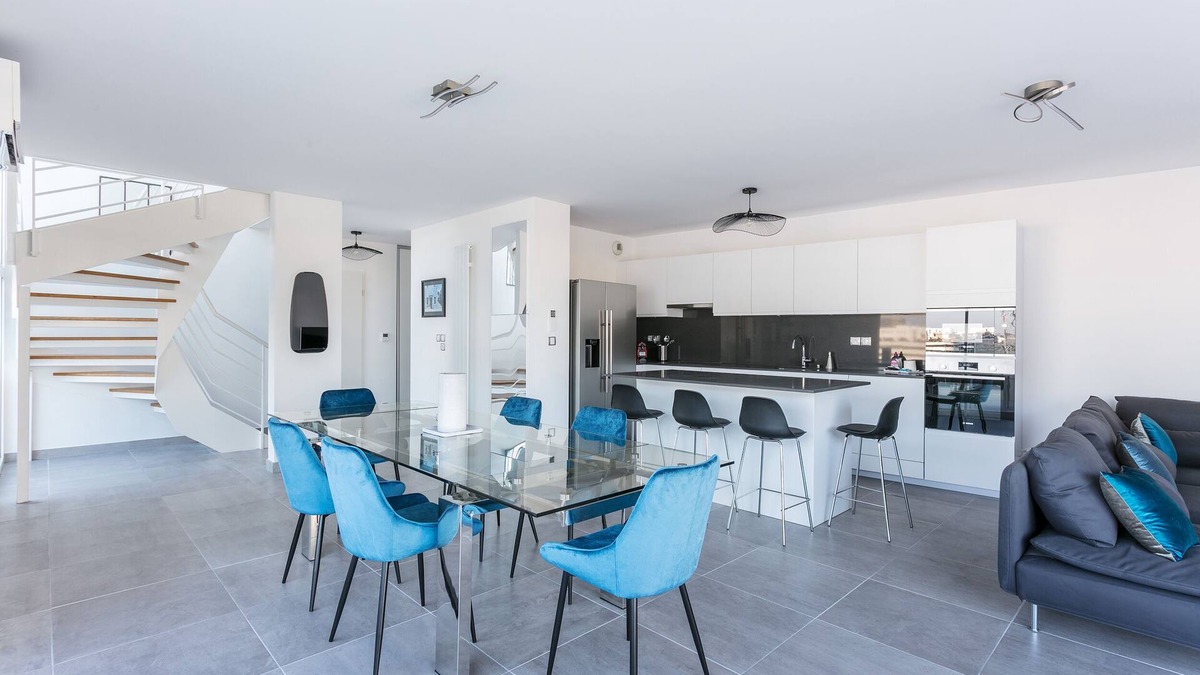 Aiguerelles Apartment | Splendid T4 duplex on the roofs with breathtaking views