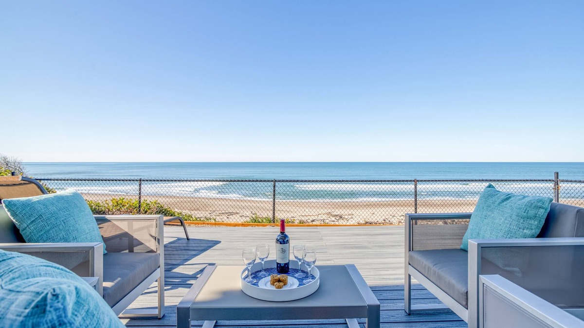 Lincoln City House | Splendid Views & Amenities in This Gorgeous Home With Hot Tub, TVs & Game Room!