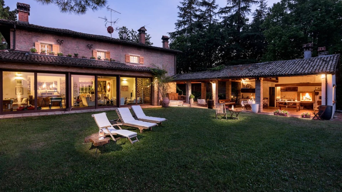 Zola Predosa Villa | Splendid Villa Monte Quercione