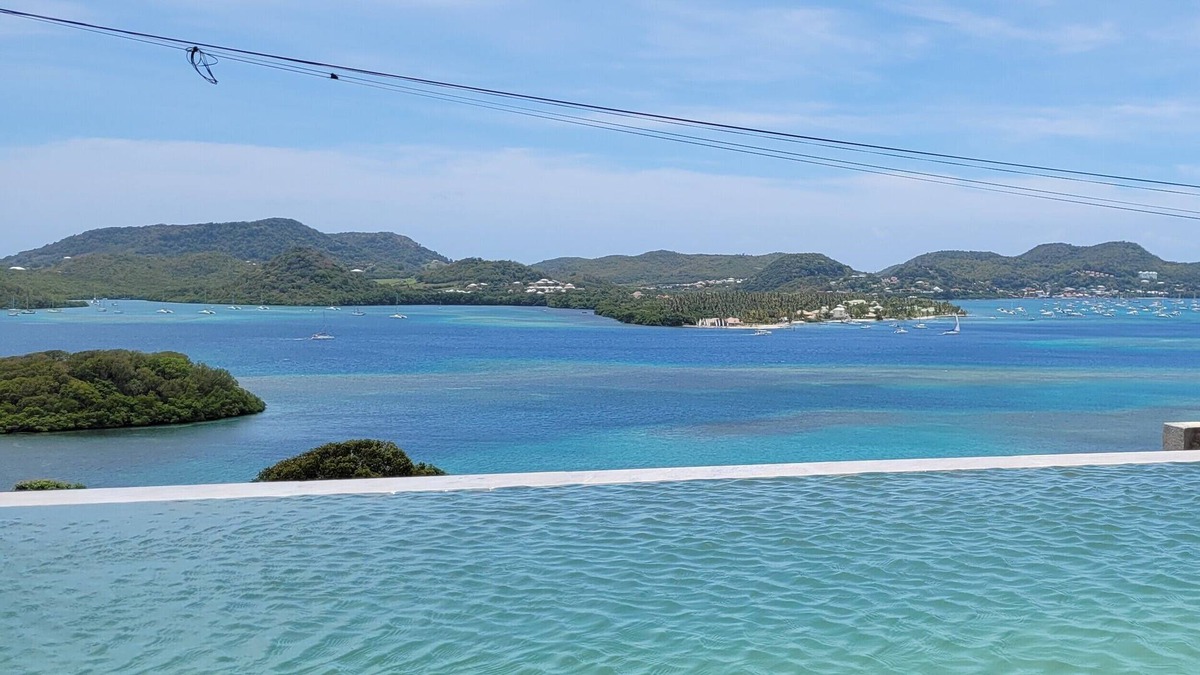 Le Marin Villa | Splendid villa with sea view from the sailor and Club Med infinity pool