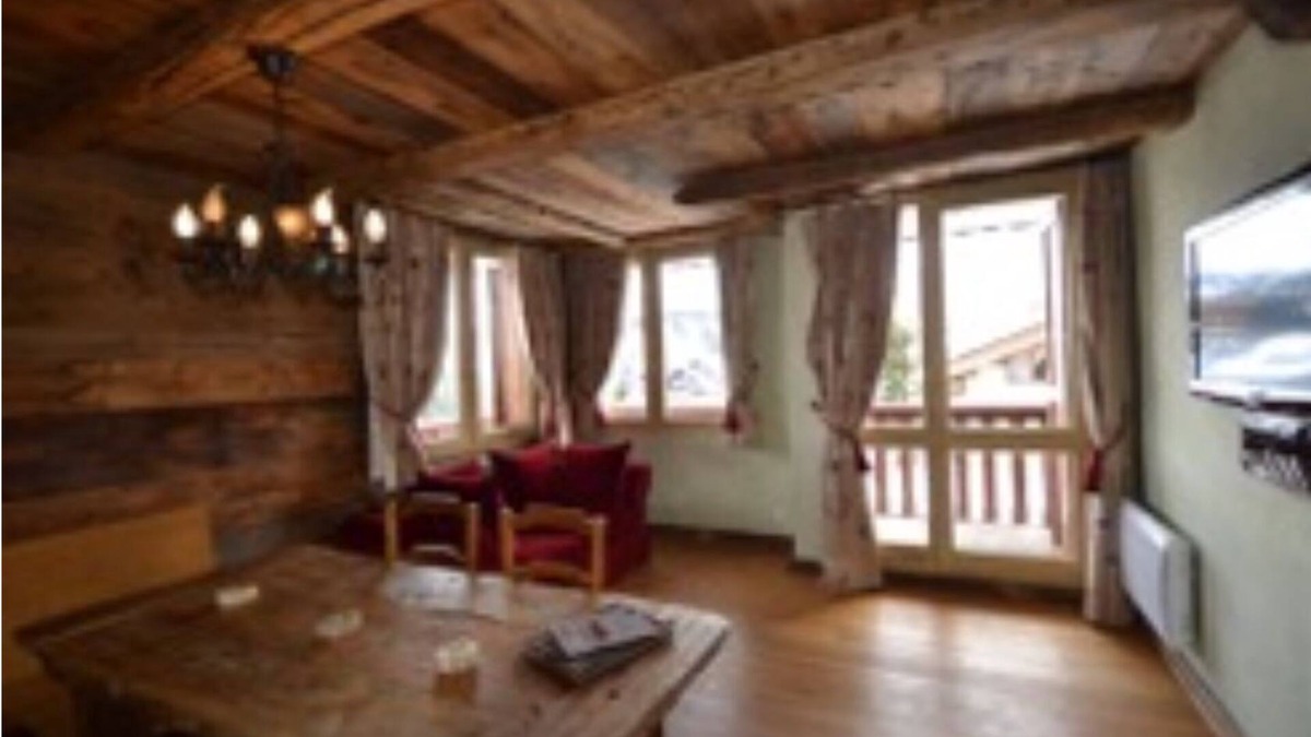 Courchevel Apartment | Splendid wood panel 2 bedrooms flat with gorgeous view, ski in/out.