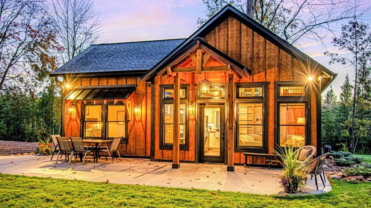 Balsam Lake Cabin | SPOONER LAKE ISLAND OASIS, 2 Pools, 3 Hot Tubs, 3Acres, 1,000' Shore, Pickleball