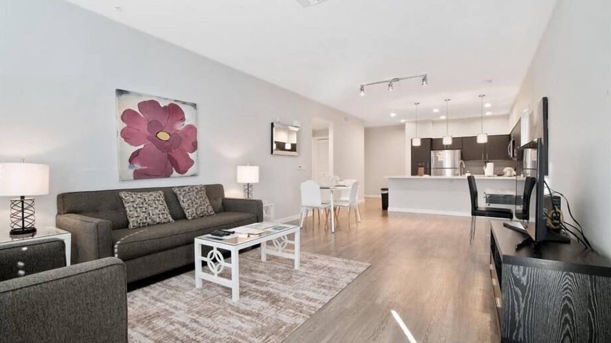 Menlo Park Apartment | Sports Lounge w/bar | Heated Pool & Spa | Redwood City Downtown